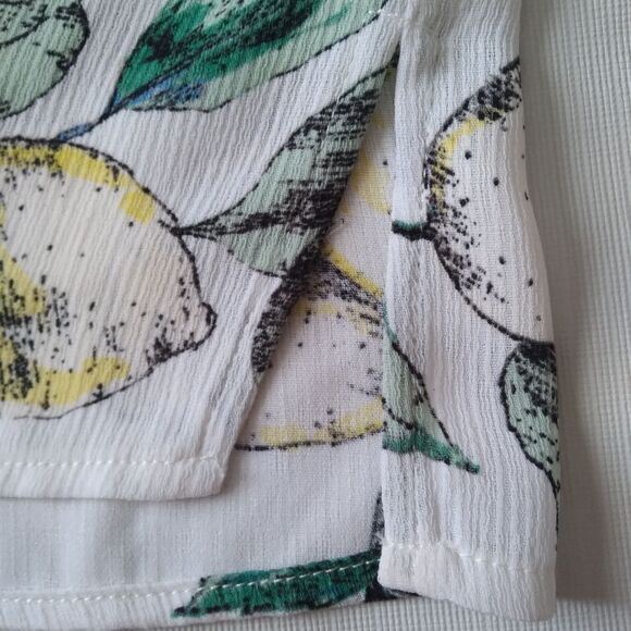 SO Juniors Ivory White Shoulder Tie Lemon Print Sleeveless Crop Top Size Medium - Picture 9 of 14